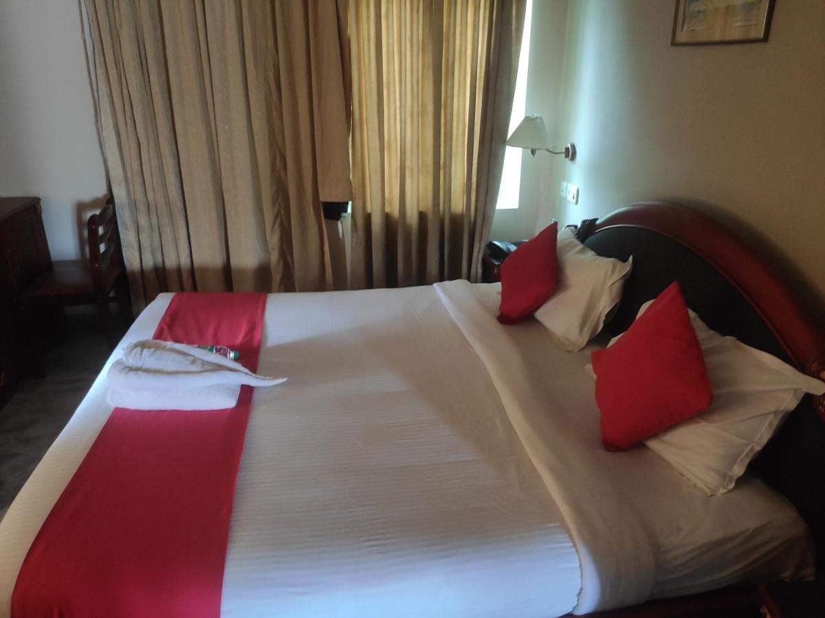 Karthika Residency Apartment Kochi Екстериор снимка